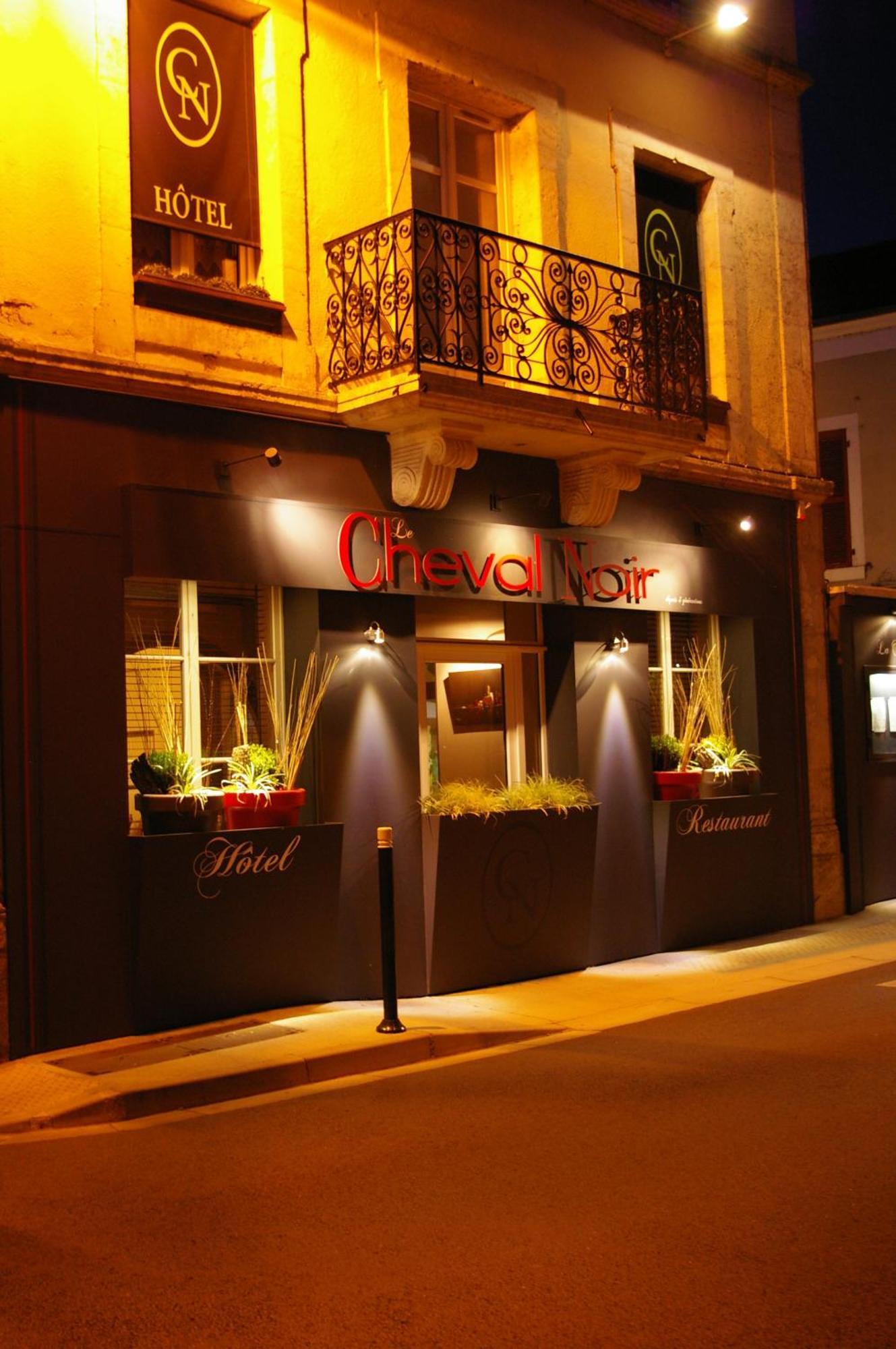 Logis Hotel Le Cheval Noir Argenton Sur Creuse ภายนอก รูปภาพ