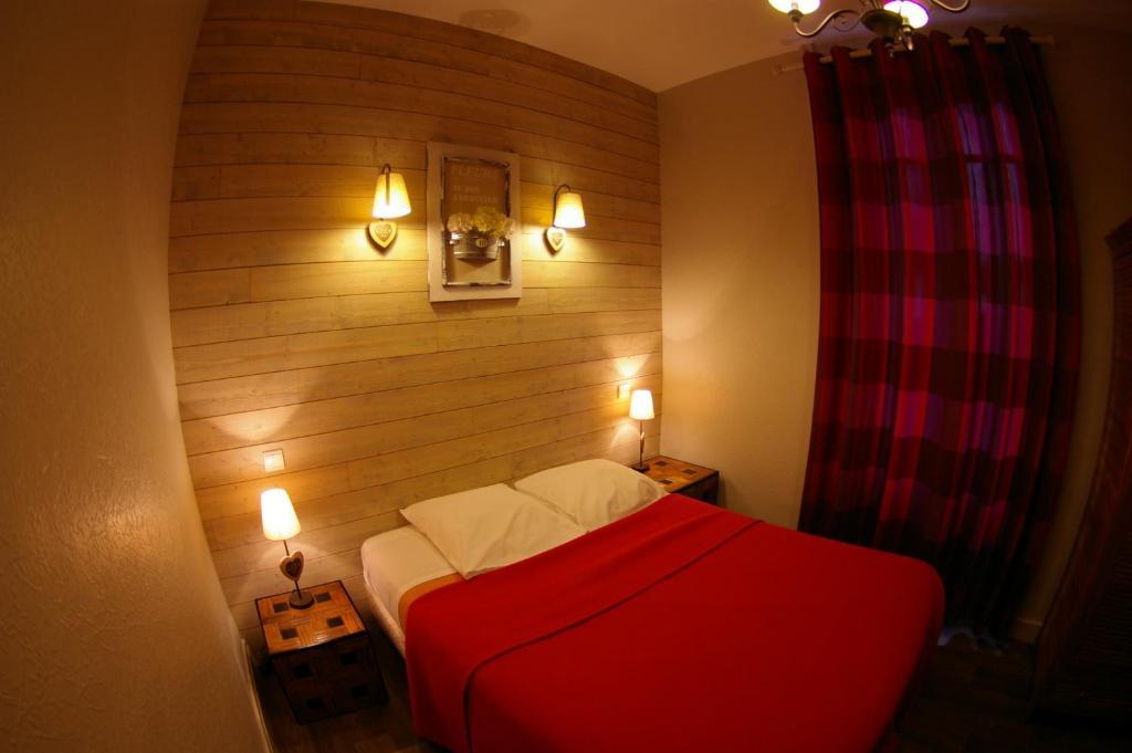 Logis Hotel Le Cheval Noir Argenton Sur Creuse ห้อง รูปภาพ